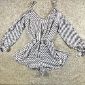 Rebellion Womens Small Shorts Romper Striped Rayon 3/4  Romper # 93